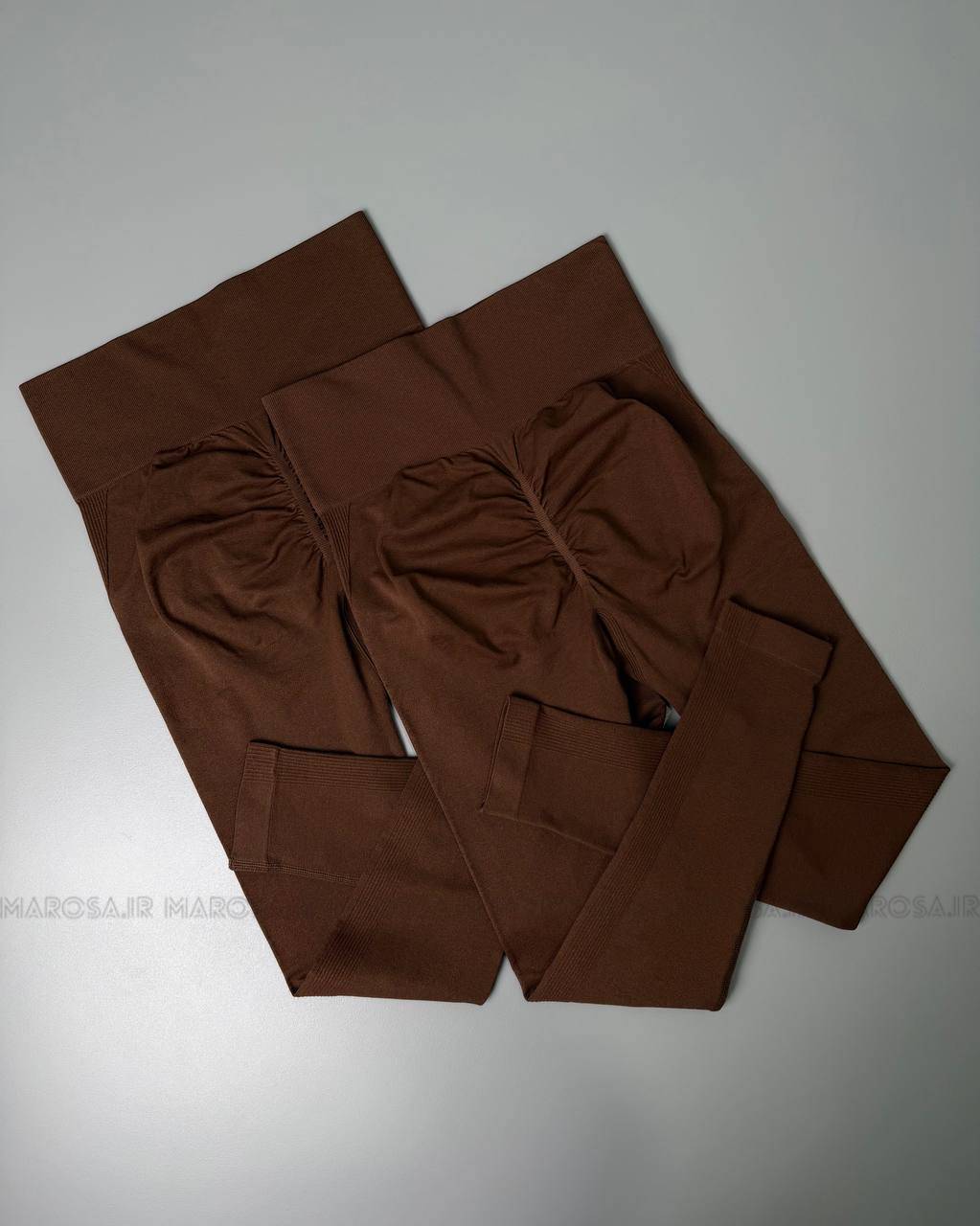لگ قهوه ای پشت چین